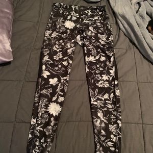 Old Navy black floral athletic leggings